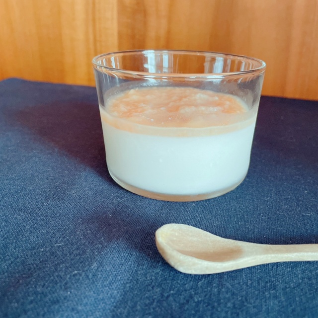 カルダモン香る桃のミルクプリン